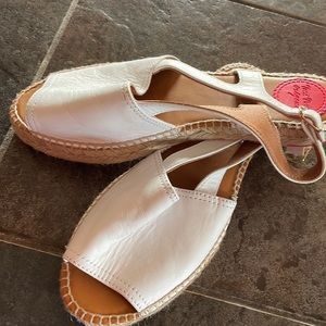 Toni pons origins size  (39) white leather uppers.  NWOT